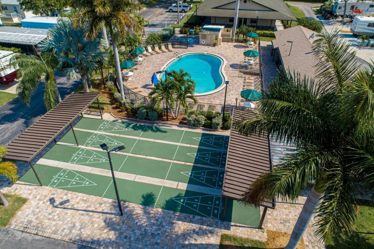 Groves Rv Resort Harlem Heights Buitenkant foto