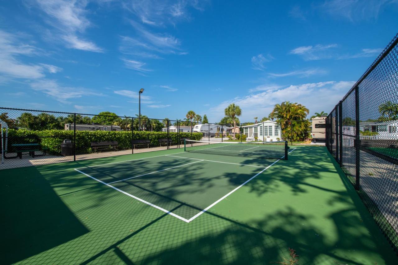 Groves Rv Resort Harlem Heights Buitenkant foto