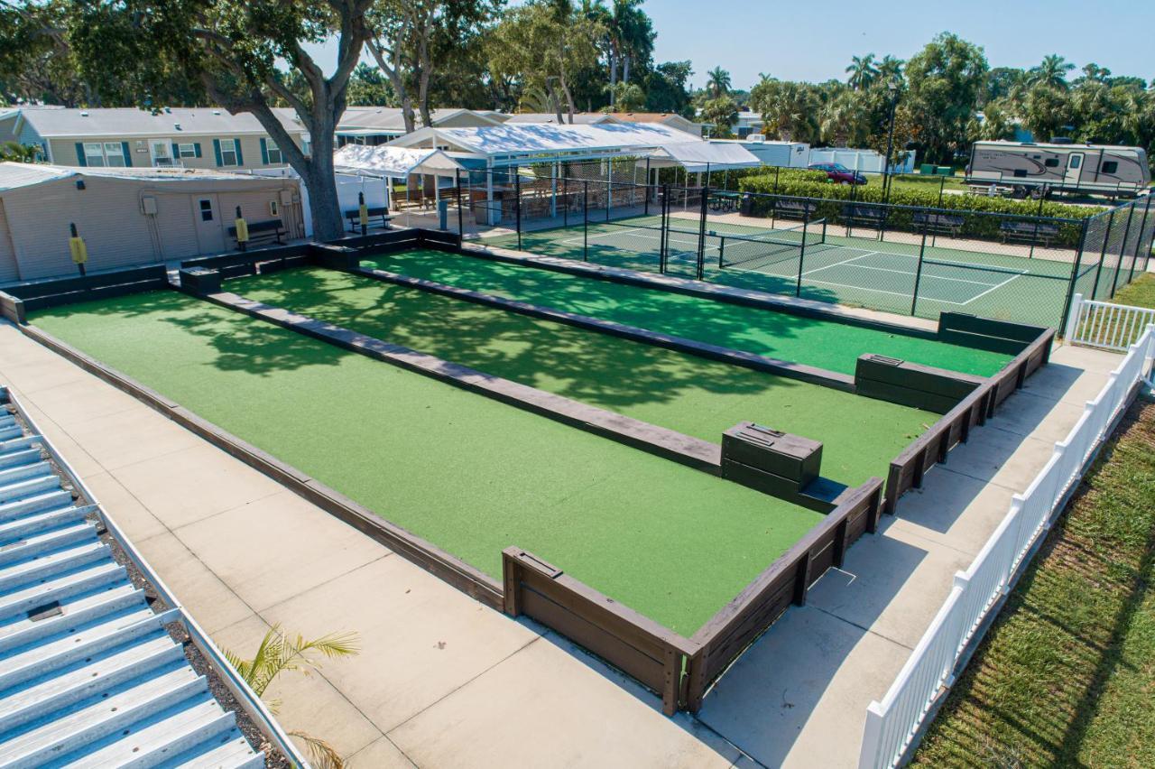 Groves Rv Resort Harlem Heights Buitenkant foto